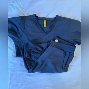 Wonderwink aero scrubs